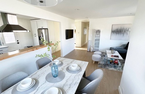 Del Aire House | Cozy home that is super close to beaches, restaurants, companies, LAX, FUN!