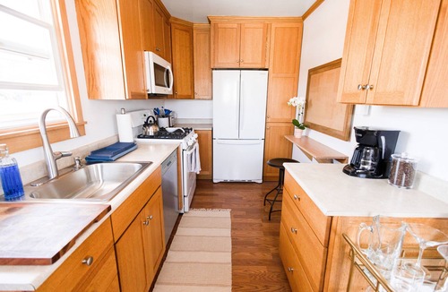 South Redondo Apartment | Cozy Modern 1-bedroom 100 steps from the beach Redondo Beach