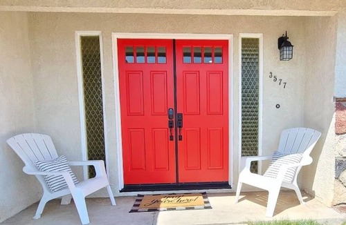 Patton Apartment | Cozy Modern 2-Bd Guest House in Quiet neighborhood!