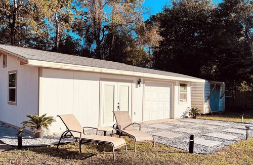 Warrington Villa | Cozy New Villa + Pet Friendly