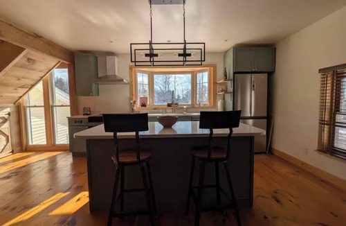 Union Apartment | Cozy newly renovated apartment in antique farmhouse