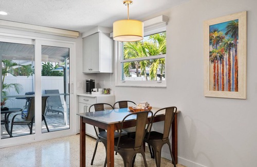 Anna Maria Condo | Cozy North end hideaway! 5-min walk to beautiful white sand beach at Bean Point.