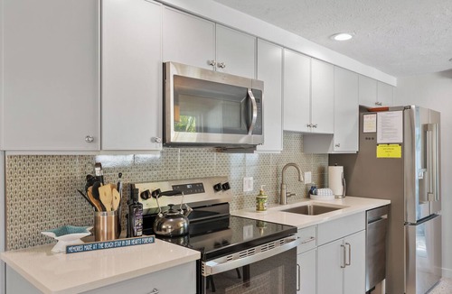 Anna Maria Condo | Cozy North end hideaway! 5-min walk to beautiful white sand beach at Bean Point.