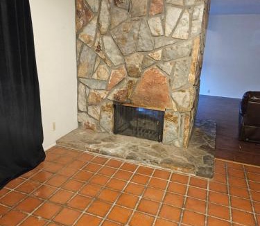 Summerlin House | Cozy Quiet Quarters!