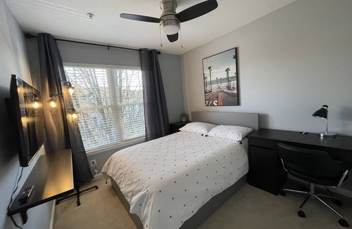 Bel Air South House | Cozy Spacious Townhouse King Bed