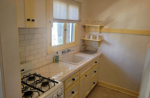 Hollywood Apartment | Cozy Studio Apartment Two in Hollywood!