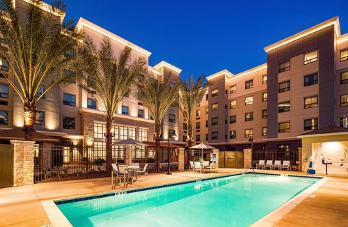 Irvine Business Complex Apartment | Cozy Studio | Kitchen, Breakfast & Fire Pit