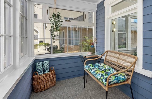 Alamitos Beach House | CozyVibeStay . King Bed. Parking. Walk to Beach