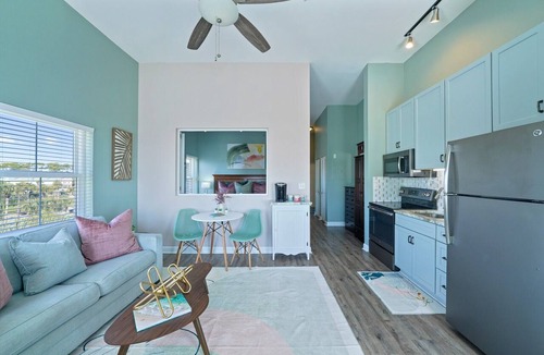 Gulf Place Condo | CUTE! Soak in Gulf Views and
