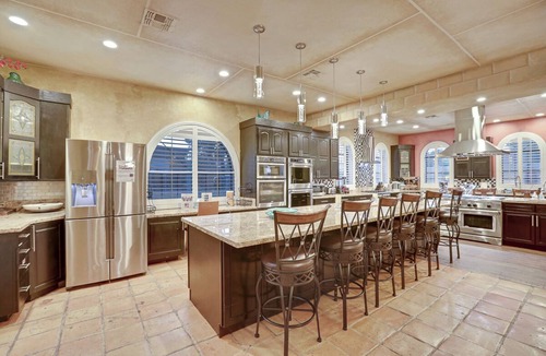 Las Vegas House | DD Glamorous 11BD/13BA Mansion Near Vegas Strip-3.7mi