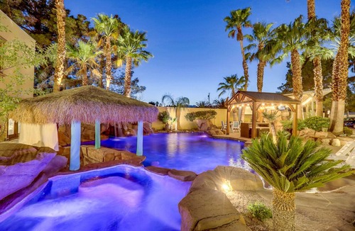Las Vegas House | DD Glamorous 11BD/13BA Mansion Near Vegas Strip-3.7mi