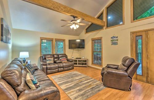 Scranton House | Deck + Fire Pit: Lakefront Hideaway in Scranton!