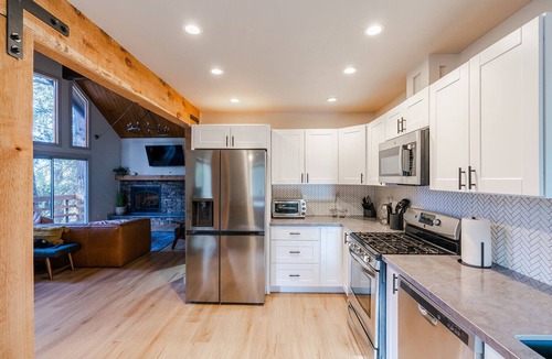 Cedar Glen Cabin | Deer Run Cabin (+Lake Access)