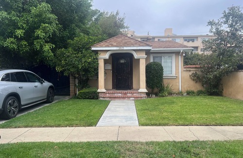Palms House | Delightful 2-bedroom house with AC in Los Angeles