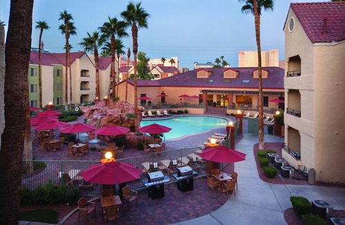 Las Vegas Villa | Desert Club offers the best of both Vegas experiences.