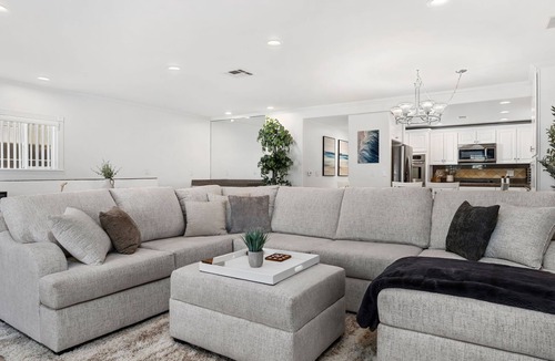 Santa Ana Heights House | Designer Beach Home, Rooftop Deck, Free Parking, Bike Rentals, King Suites
