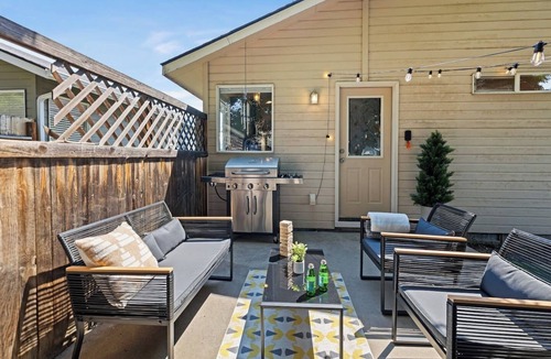 Northwest Boise City House | Designer townhouse: Boise, Eagle, trails, & BBQ!