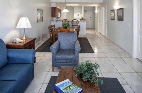 Ormond Beach Hotel | Direct Beach Access + Minutes from Boardwalk, Speedway & Dining Spots