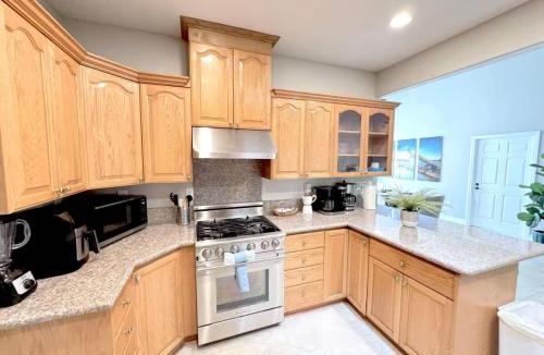 Sherwood Forest and Thistle Development House | Disneyland Vineyard Villa 6Bed 4Bath Game