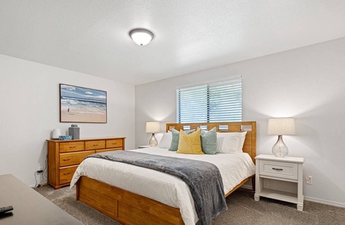 Garden City House | DOG FRIENDLY! PERFECT for A FUN Fam + Friends Get Away in the West. Ping Pong, Corn Hole, + More!