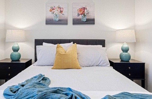 Garden City House | DOG FRIENDLY! PERFECT for A FUN Fam + Friends Get Away in the West. Ping Pong, Corn Hole, + More!