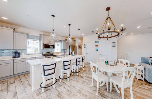Ono Island Villa | Dog-friendly townhouse with private beach, hot tub, pool, tennis, golf, gym, AC