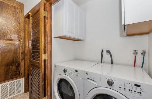 Big Bear House | DoorMat Vacation Rentals - Country Club Cottage