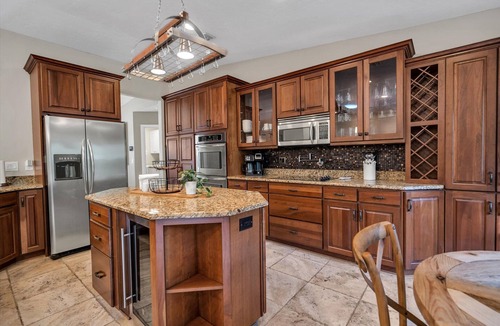 Whitfield House | Double oven | Volleyball Net | 4 Famous Beaches | Wine Fridge