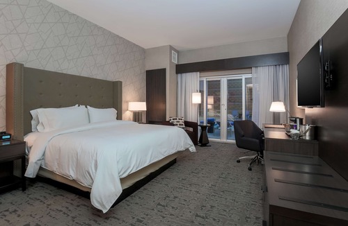 Evansville Hotel | DoubleTree by Hilton Evansville