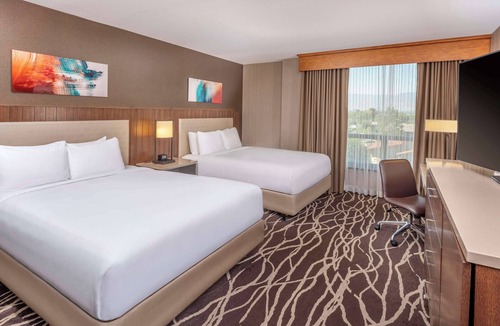 San Bernardino Hotel | DoubleTree by Hilton Hotel San Bernardino