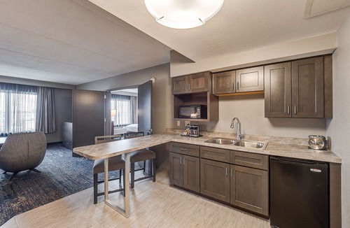 Bloomington Hotel | DoubleTree by Hilton Hotel Bloomington