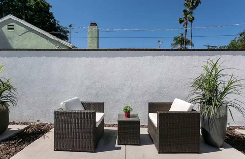 Valley Village Apartment | Downtown Apartment w/Patio, Parking & Modern Kitchen