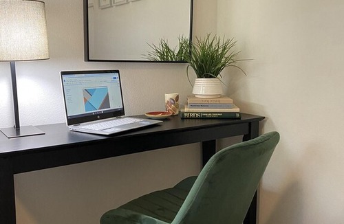 Downtown Apartment | Downtown Location! Newly Renovated - Steps to Restaurants & More! High-end Decor