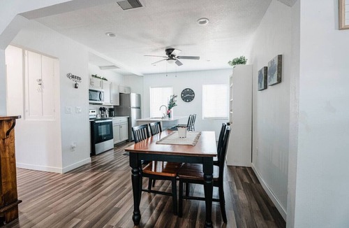 Downtown Las Vegas Apartment | Downtown Vegas Escape, Clean Comfortable & Convenient 2