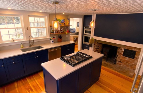 North Brooklin Cottage | Dragonfly Cottage: An airy 2-bedroom cottage in delightful Brooklin with WiFi
