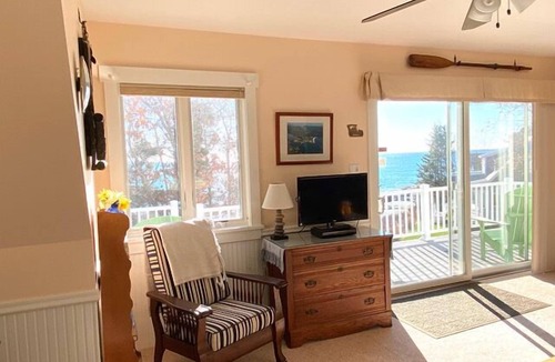 New Harbor Cottage | Dramatic Oceanfront Property