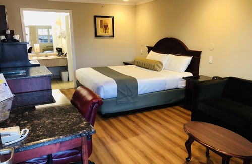 Riverside Hotel | Dynasty Suites Hotel Riverside