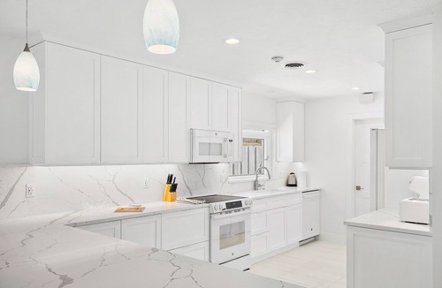 Saint Armands Key House | Edgewater Escape - 454 “Lido Key”