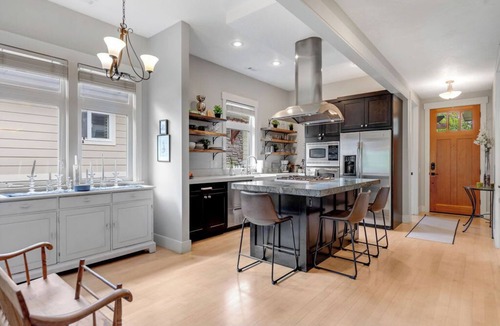 Southeast Boise House | Elegant Boise River Home at Bown Crossing with Hot Tub