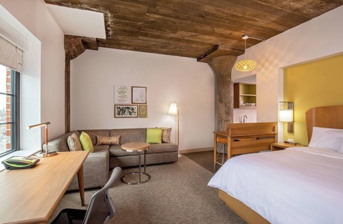 Moline Hotel | Element by Marriott Moline