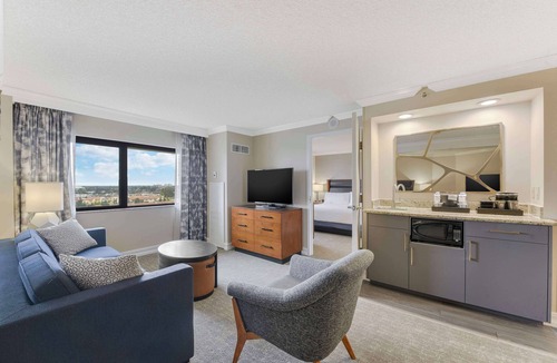 Orange Hotel | Embassy Suites by Hilton Anaheim Orange