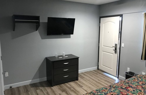 Park Mesa Heights Hotel | Empire Inn Motel