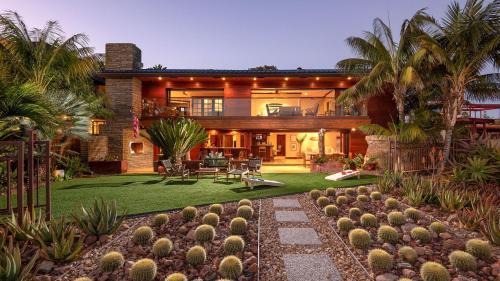 Crown Point House | Endless Summer by AvantStay