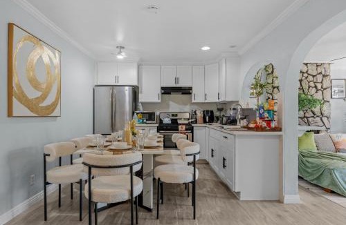 Mira Mesa House | Entire Private House with King Bed, Yard, 5 Bedrooms, 3 Bathrooms, Available Now
