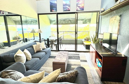 Hilo Condo | Epic Oceanfront Penthouse with Best Views in Hilo!