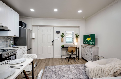 Midtown Apartment | Everything NEW Studio! Close to Golf and Medical!