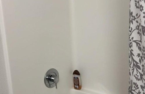 Little Armenia Apartment | Exceptional Loft FREE Parking and WIFI
