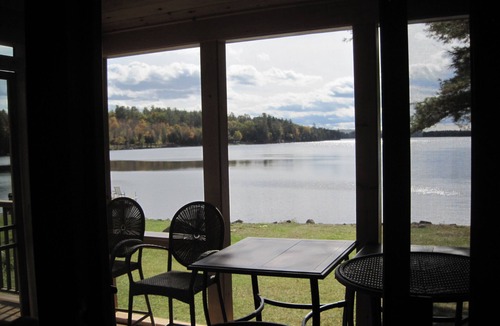 Mount Vernon House | Executive Lake House