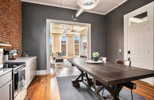 Marshall Apartment | Executive Suite