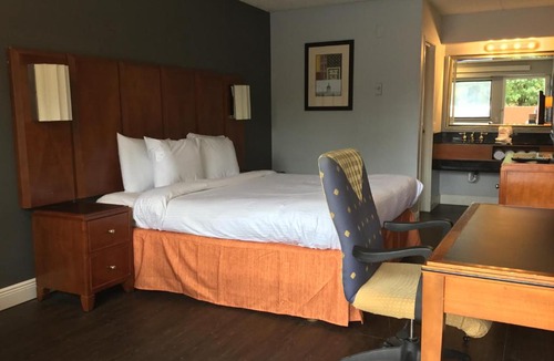 Mobile Hotel | Extend-a-Suites Mobile North